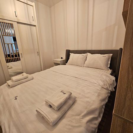 Deluxe Cozy Studios On Central M Eminescu Street #Târgu-Mureş Exteriör bild